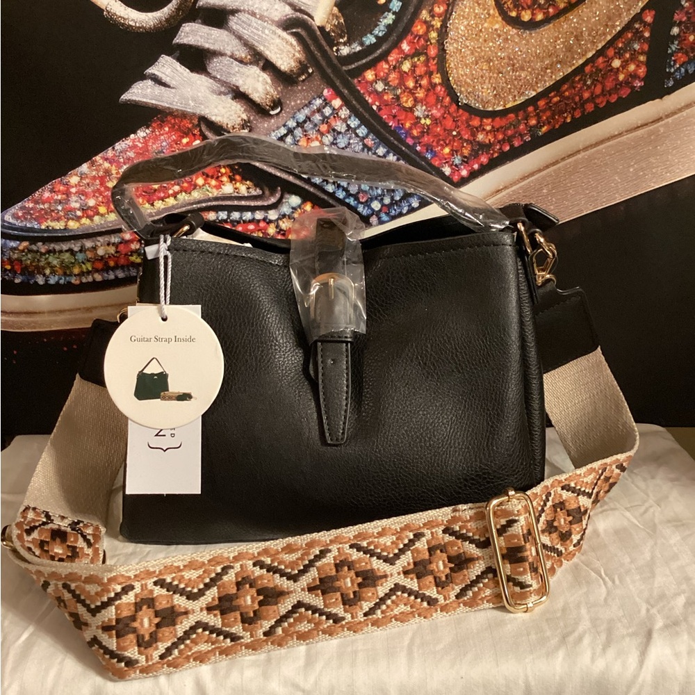 Elegant Black Crossbody Bag with Patterned Strap